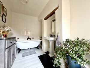 Family Bathroom- click for photo gallery